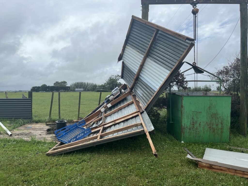 Manawatū caravan flip tornado
